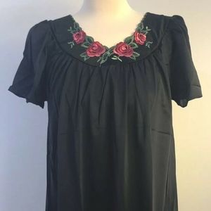 Shadowily red rose scalloped neckline Small NWT
